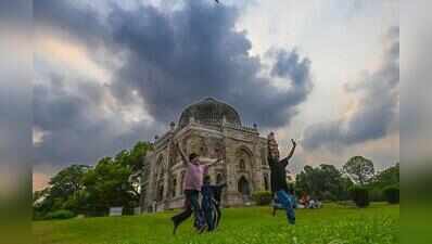 After Monday ‘felt like’ 49.1 °C, city may see rain till July 10