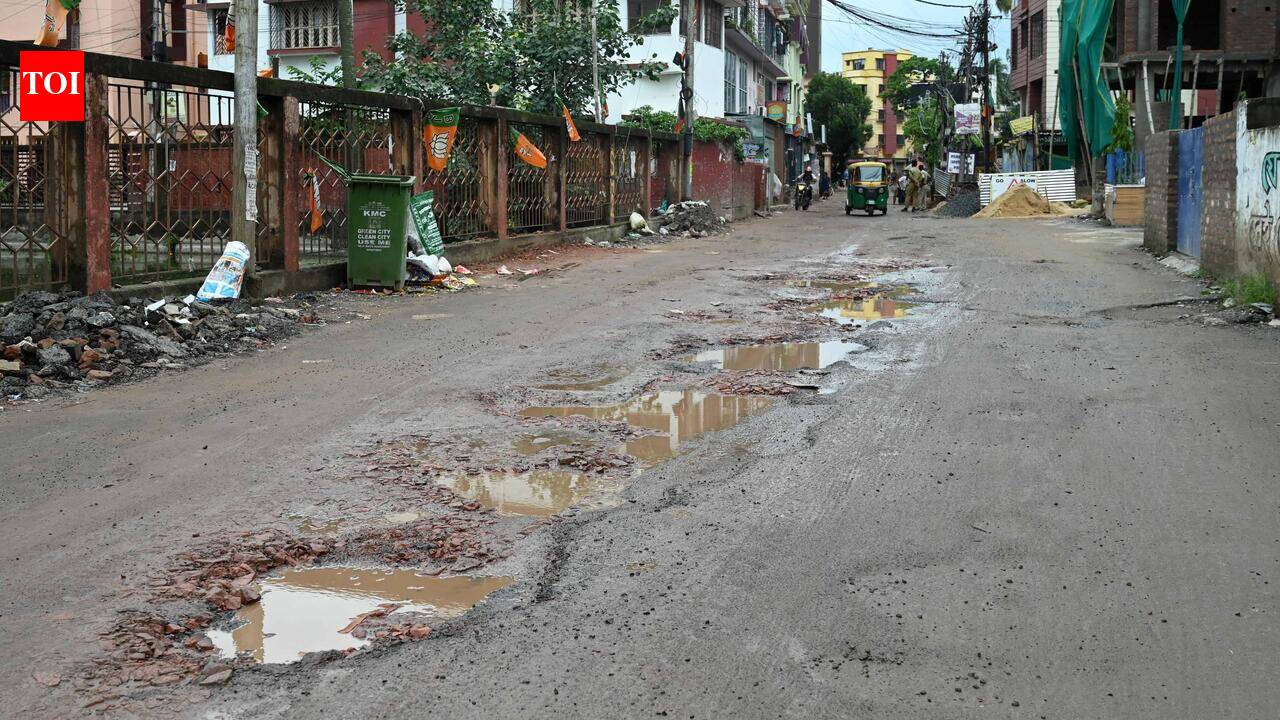 Bad roads in added areas: KP notice for KMC, PWD