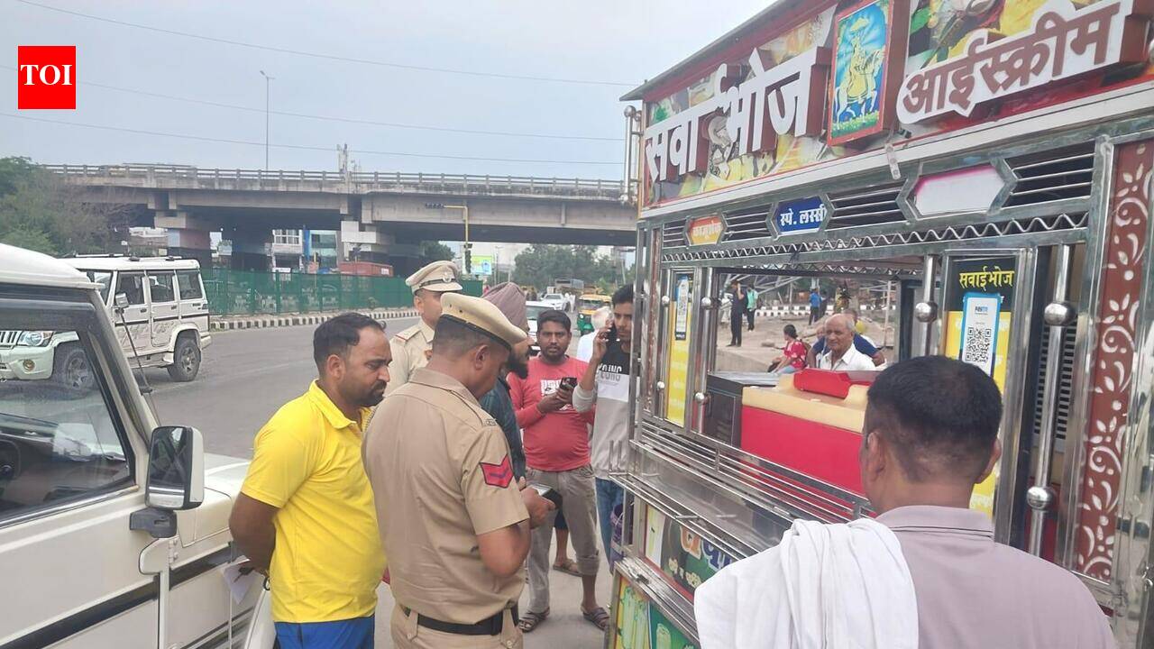 10 vehicles challaned in anti-illegal parking drive at Majri Chowk