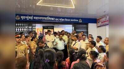 Municipal Engineers Union protests, demands  suspensions in two Mumbai rain-related deaths be revoked
