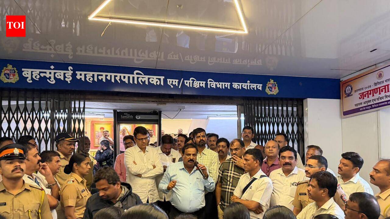 Municipal Engineers Union protests, demands suspensions in two Mumbai rain-related deaths be revoked