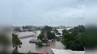 CM urges warkaris to skip flood-hit Alandi, head to Pune; 400+ rescued