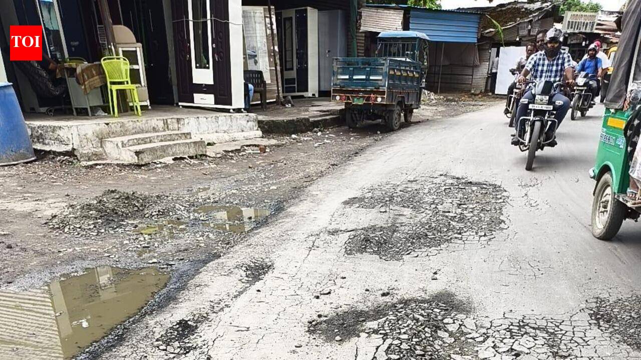 Nagpur Road Restored by MRIDC Caves In Again, Sparks Commuter Outrage
