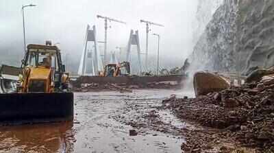 For hours, Pune cut off from Mumbai as rain hits highways, buses and railway tracks