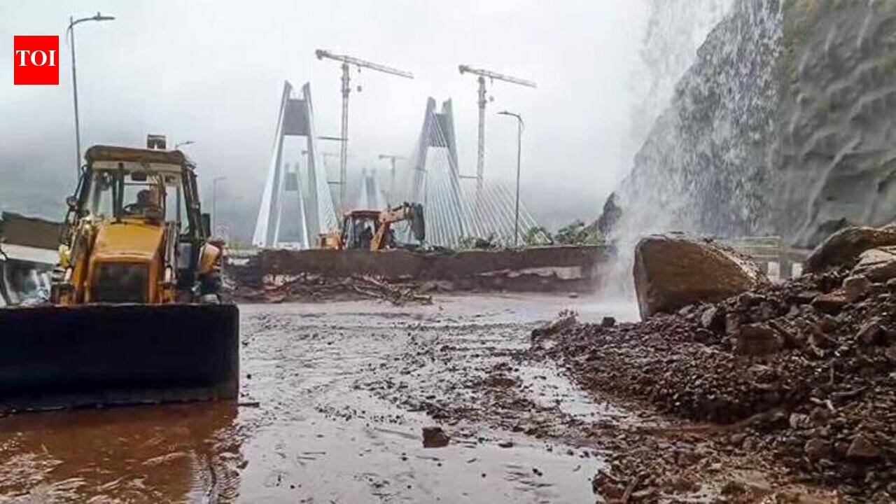 For hours, Pune cut off from Mumbai as rain hits highways, buses and railway tracks