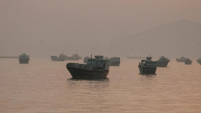  US accuses Iran of attacking 2 commercial ships, mulls counter strike
