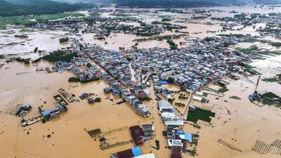  16 buried in landslide, 8 killed in central region