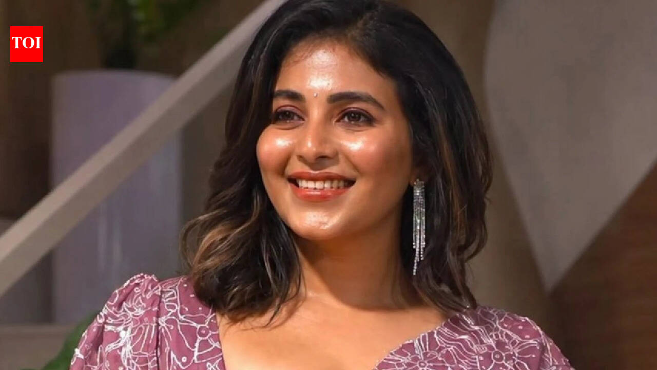 When 'Magudam' actress Anjali tied rakhi to school classmate who kept proposing to her: 'Not your brother, I am Kannan'