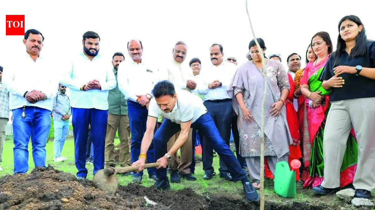 Mission Green Monsoon receives great turnout, 6,000 saplings planted in Nashik