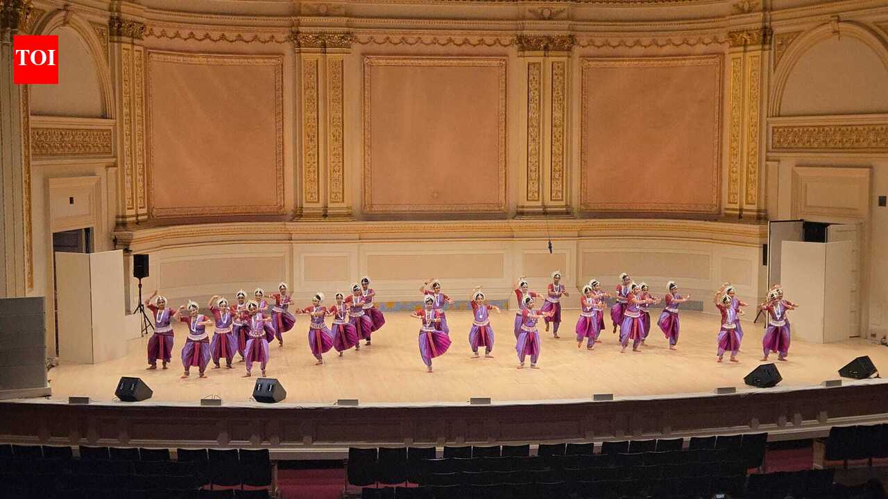 28 dancers showcase Odissi skills at Carnegie Hall