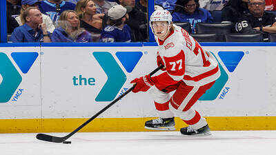  Insider links Carolina Hurricanes with Detroit Red Wings $8M star defenseman before NHL contract negotiations conclude