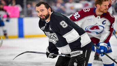  Los Angeles Kings facing difficult decision on $11 million veteran defenseman this season
