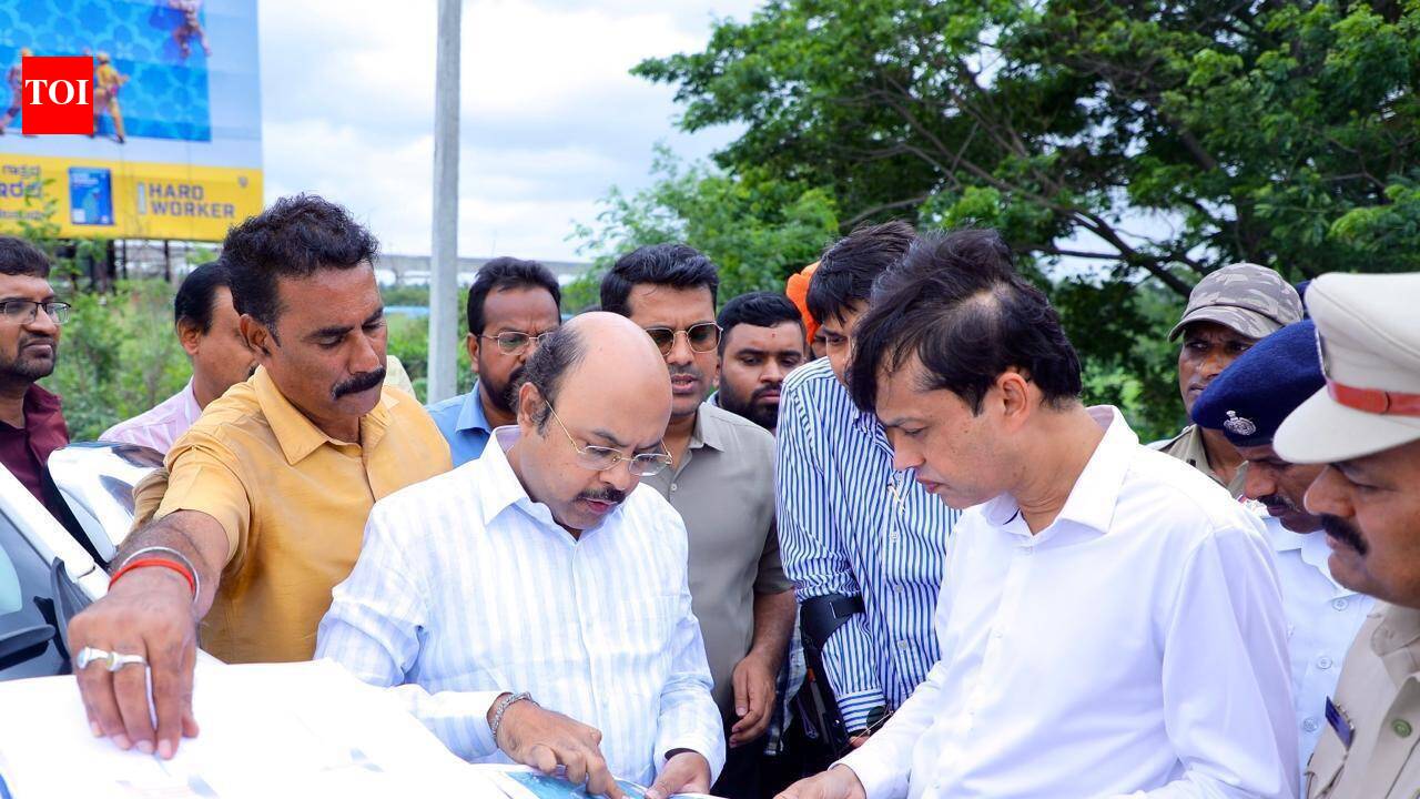 Yathindra reviews flyover work, stresses quality