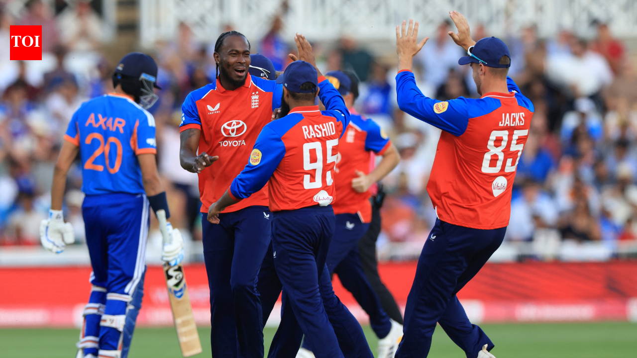 IND vs ENG 3rd T20I: Tom takes stunning flying catch as Tongue dismisses Harshit Rana