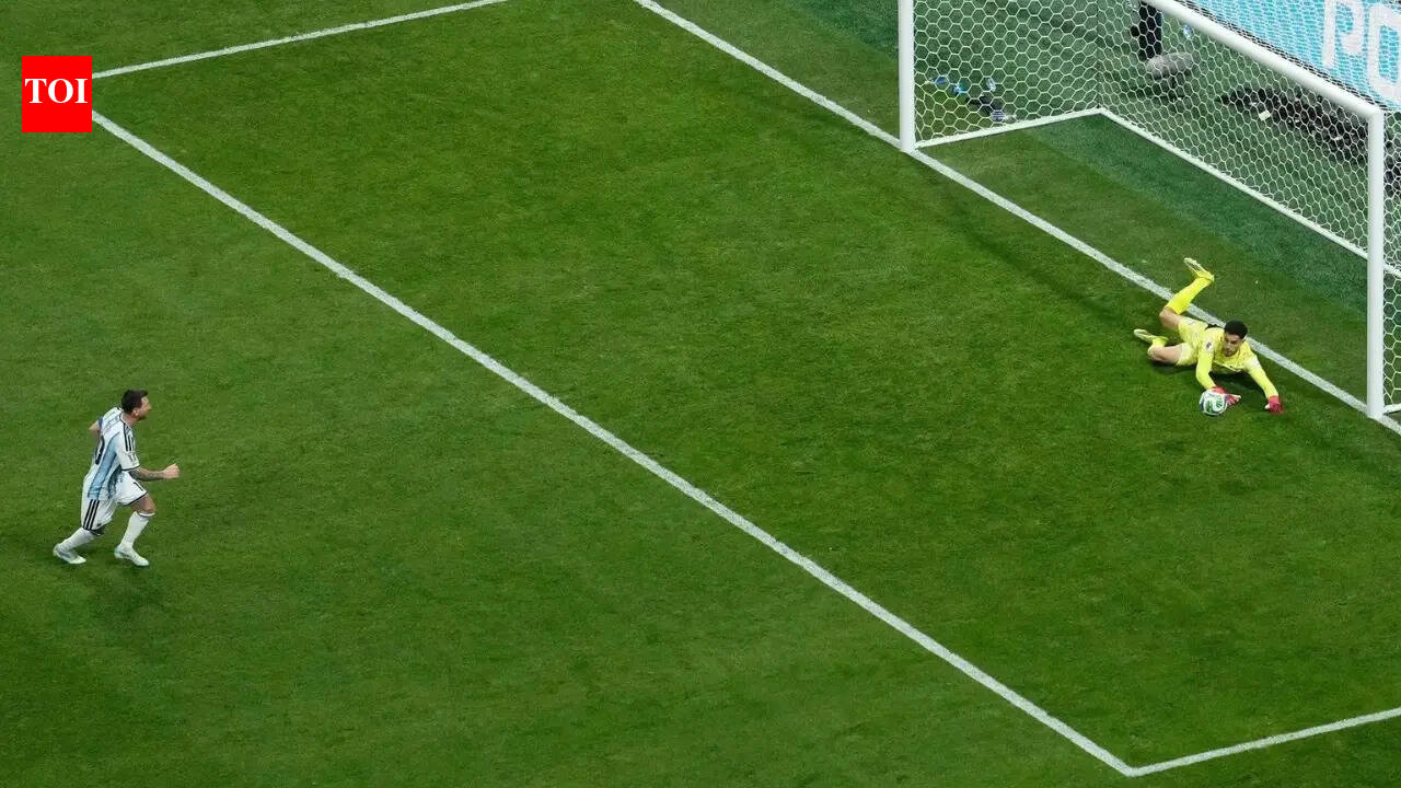FIFA WC Live: Argentina 0-1 Egypt; Messi misses penalty