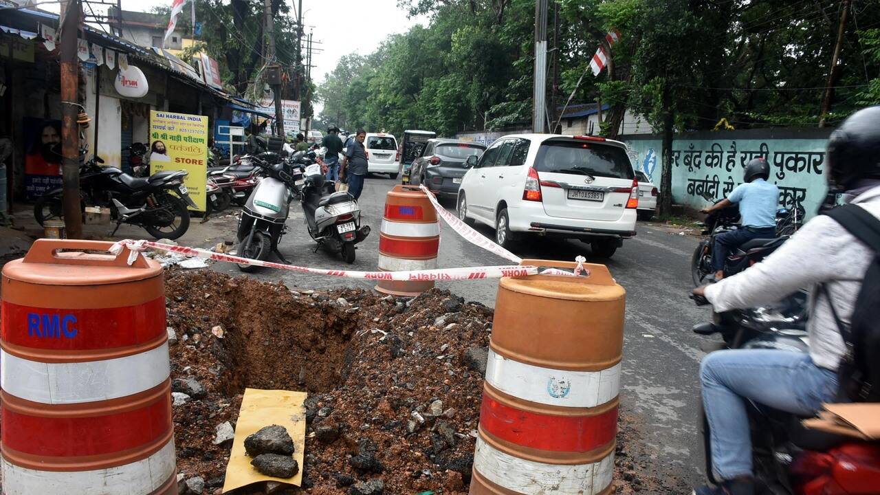 Craters, slow works create nightmare for commuters