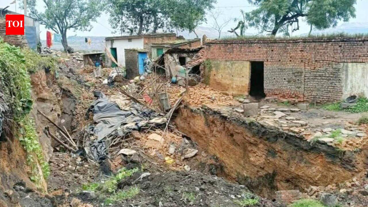 Dhanbad administration orders scientific excavation in Kenduadih to assess subsidence, gas leak before reopening Dhanbad–Ranchi road