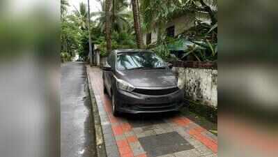 Any steps taken to ensure obstacle-free footpaths, Kerala HC asks govt