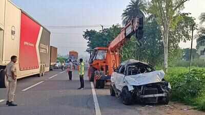 3 Delhi friends returning from Haridwar killed in SUV crash near Meerut; 1 in ICU