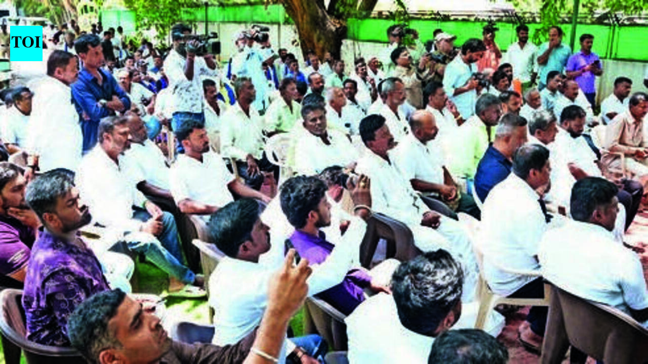 Desperate farmers rope in ex-Lokayukta to spearhead Bidadi chalo march