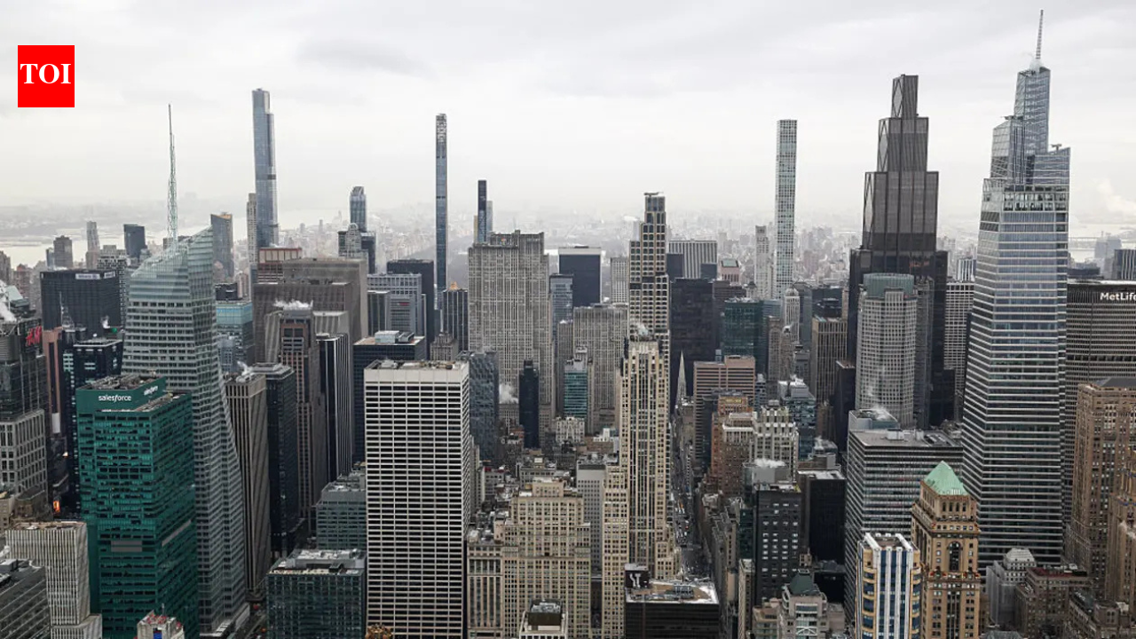 Manhattan high-rise evacuated as officials warn of potential collapse
