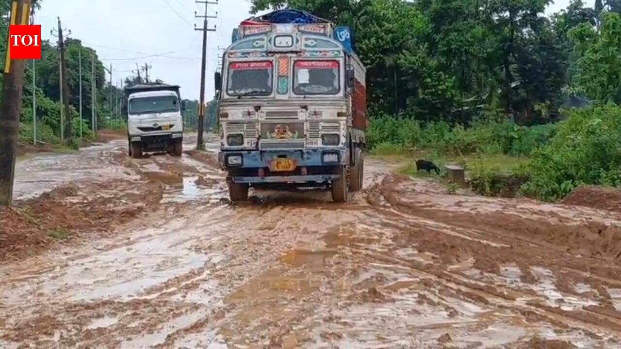 Barkhola residents protest road neglect, block overloaded trucks
