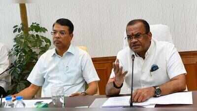 Komatireddy launches ₹338 cr road projects