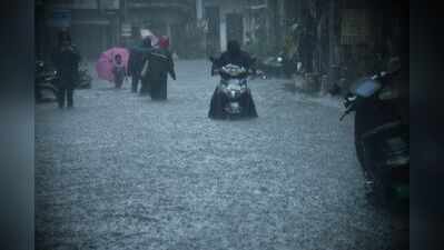 Rain pounds South Gujarat, life at standstill