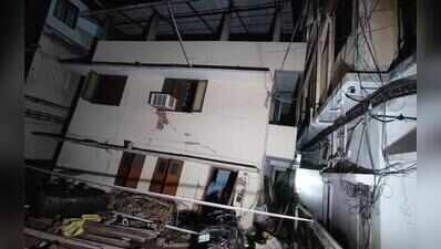 Building tilts during its ‘lifting’ in Kochi