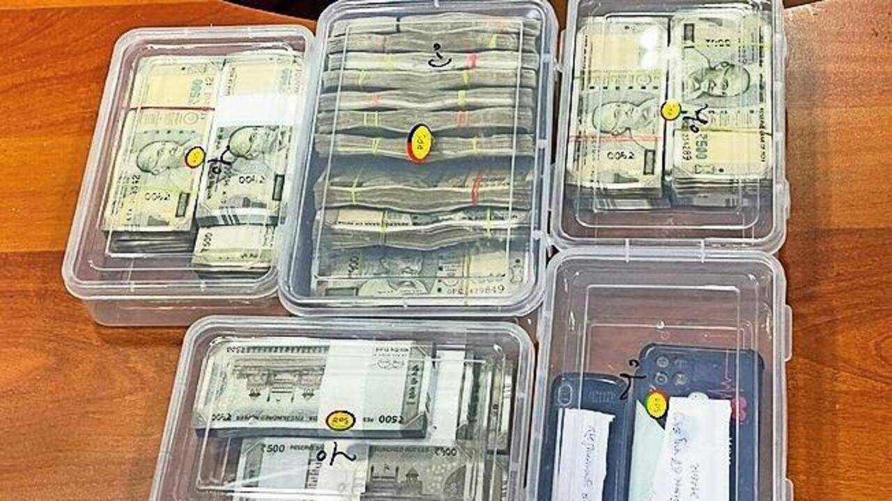 ₹2.49cr dacoity was planned at MP village fair, say cops