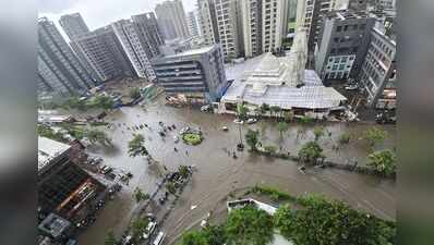 Rain fury floods Surat, roads shut