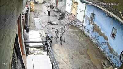 Jetpur man stabs mother’s lover to death on camera