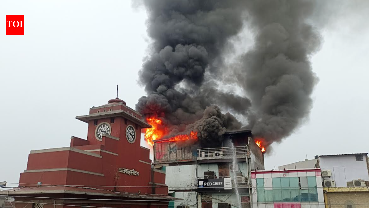 Fire breaks out at shoe showroom, no injuries