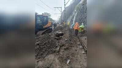 Debris blocks trains for second day, travel uncertainty grips passengers