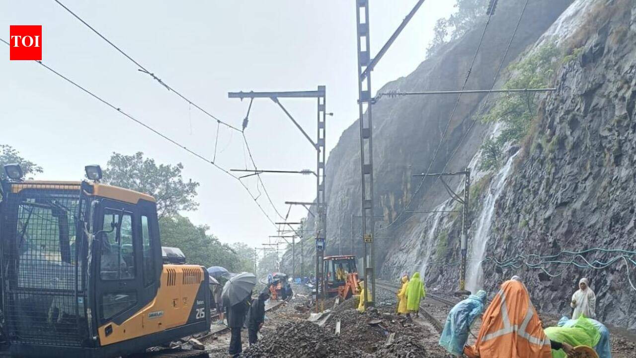 Debris blocks trains for second day, travel uncertainty grips passengers