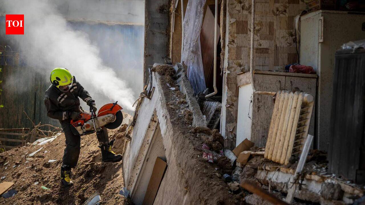 2 killed as Russia bombs Ukraine ahead of Zelenskyy-Trump Nato meet