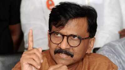  Sanjay Raut to Fadnavis after Shinde Sena corporator assaults doctors in Thane hospital