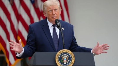  Trump sets tense tone at Nato summit