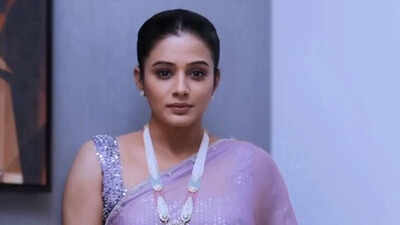 National Award winner Priyamani to lock horns as an antagonist with Ajay Devgn and Akshay Kumar in 'Golmaal 5' - Reports