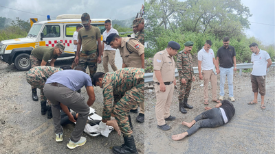 No pulse, no breath, army major general brings road accident victim back to life with CPR
