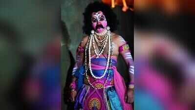 Maharashtra government to double grant for Dashavatar folk artists to Rs 4.4 crore, simplify registration process