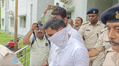 Jamshedpur bar murder accused Biswanath Bodra surrenders before court