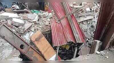Shop collapses amid heavy rainfall in Agra; 1 trapped under debris
