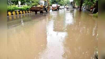 Nashik city witnesses widespread waterlogging, traffic disruptions