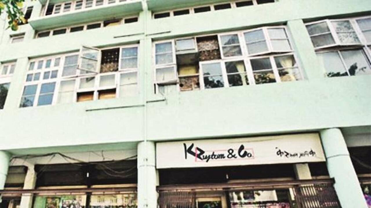 Rats &amp; flies at Mumbai’s iconic ice cream shop, food licence suspended