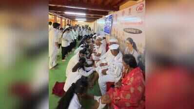 ​Pilgrims receive foot care service at Paithan; as palkhi procession leaves for Pandharpur