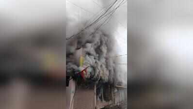 Shop fire erupts beneath apartment in Raipur