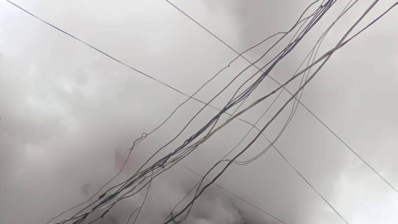 Shop fire erupts beneath apartment in Raipur