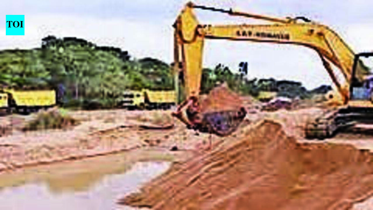 Sand mafia threatens woman officer, free seized dumper