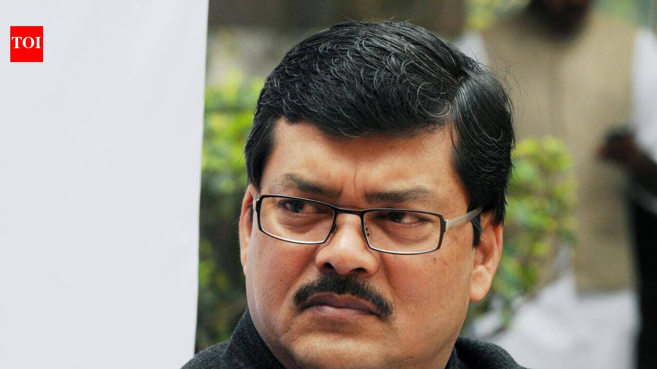 Union govt misleading farmers: Mukul Wasnik